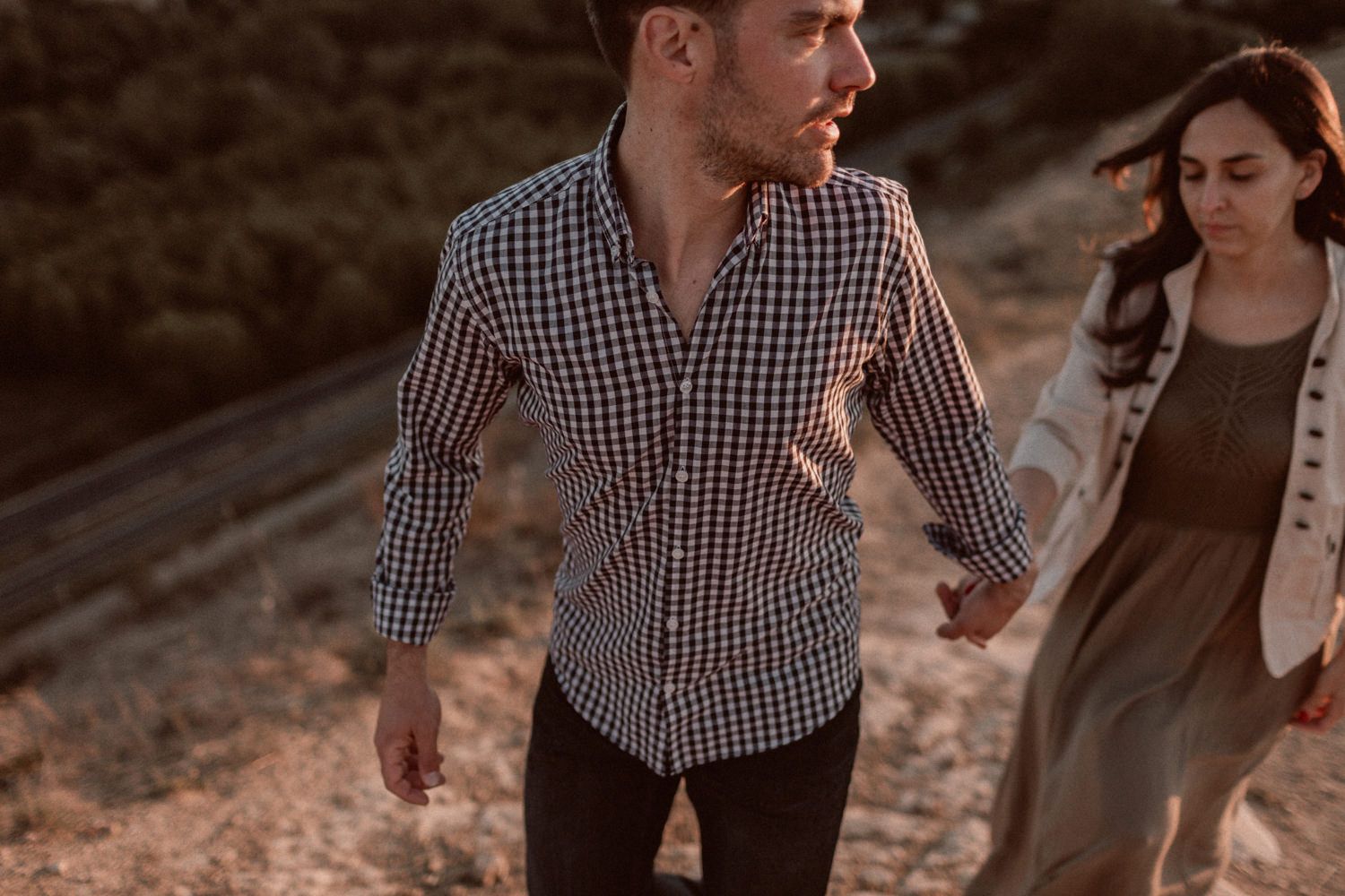 Novios al atardecer